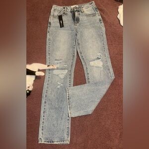 Light Wash Ripped Jeans